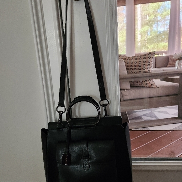 Gucci Black Leather Shoulder Bag - Picture 2 of 15
